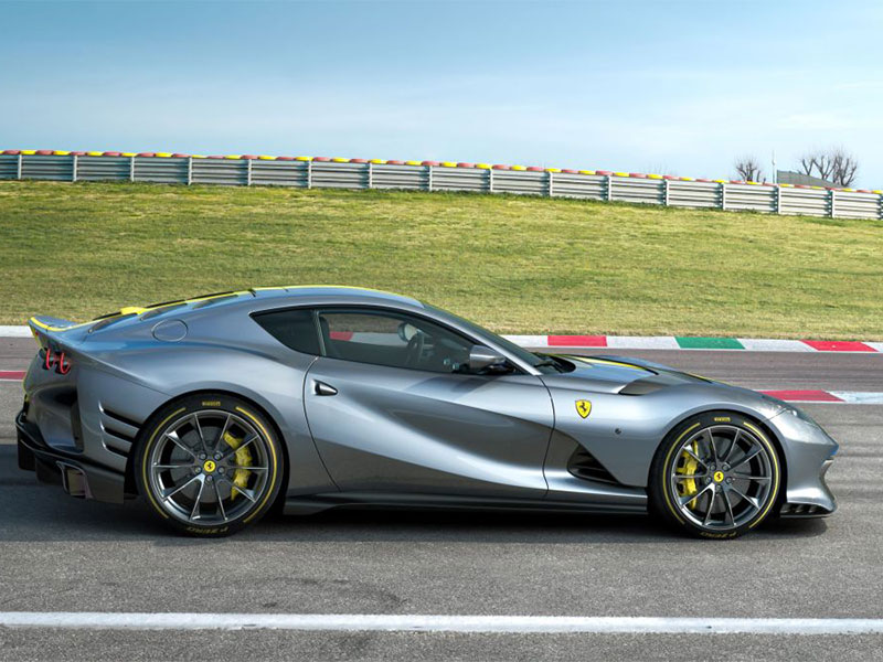 فيراري ستطلق سيارة خارقة جديدة في مايو المقبل